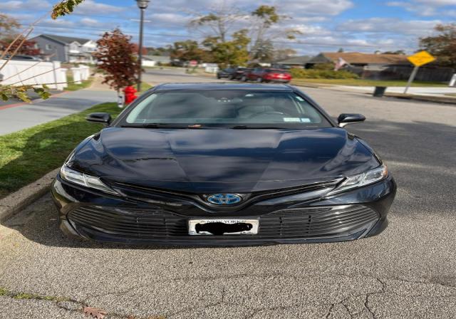 TLC Car Market - 2019 Toyota Camry Hybrid For Rent📲🚗